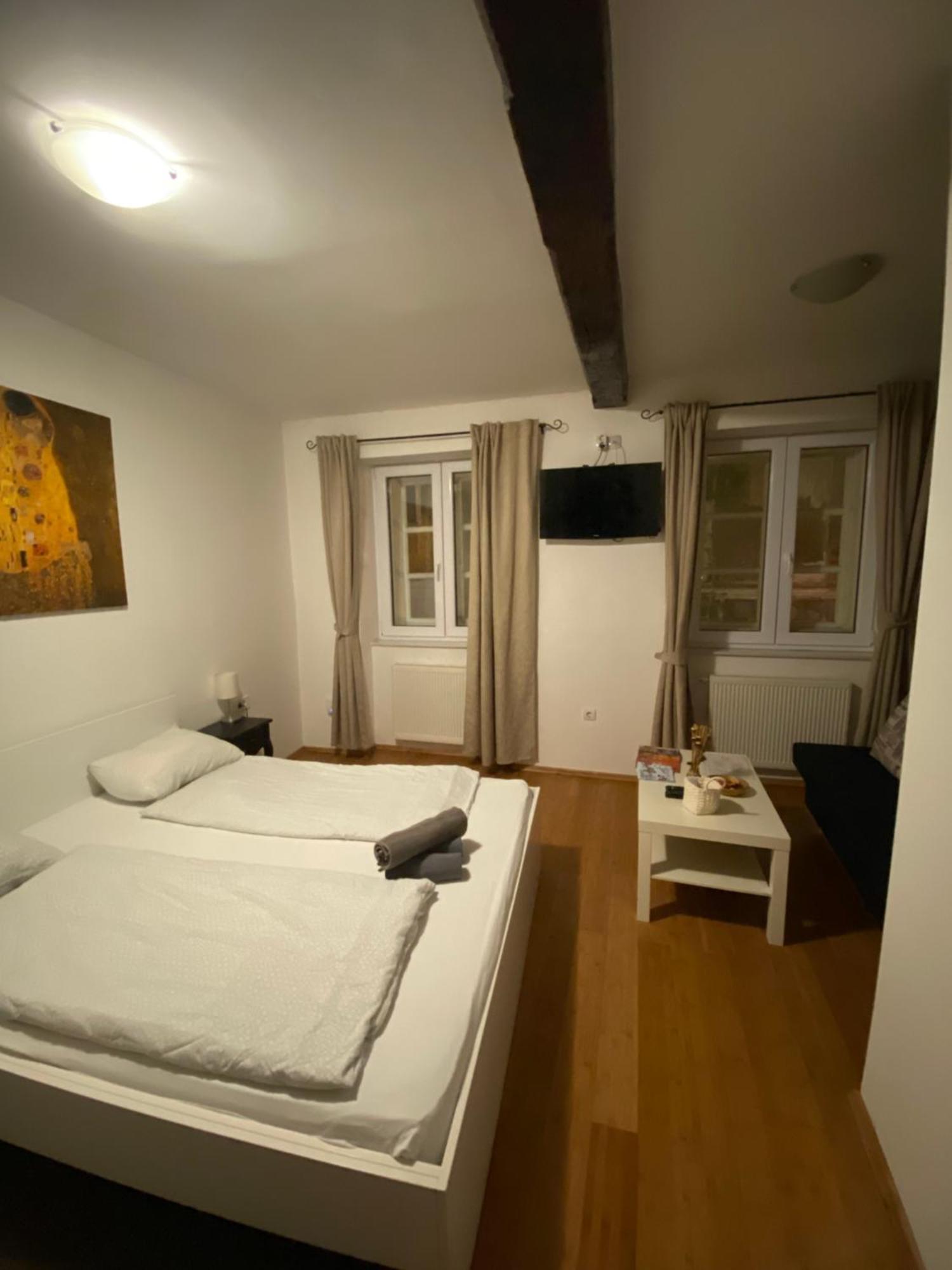 Nokturno Apartment *