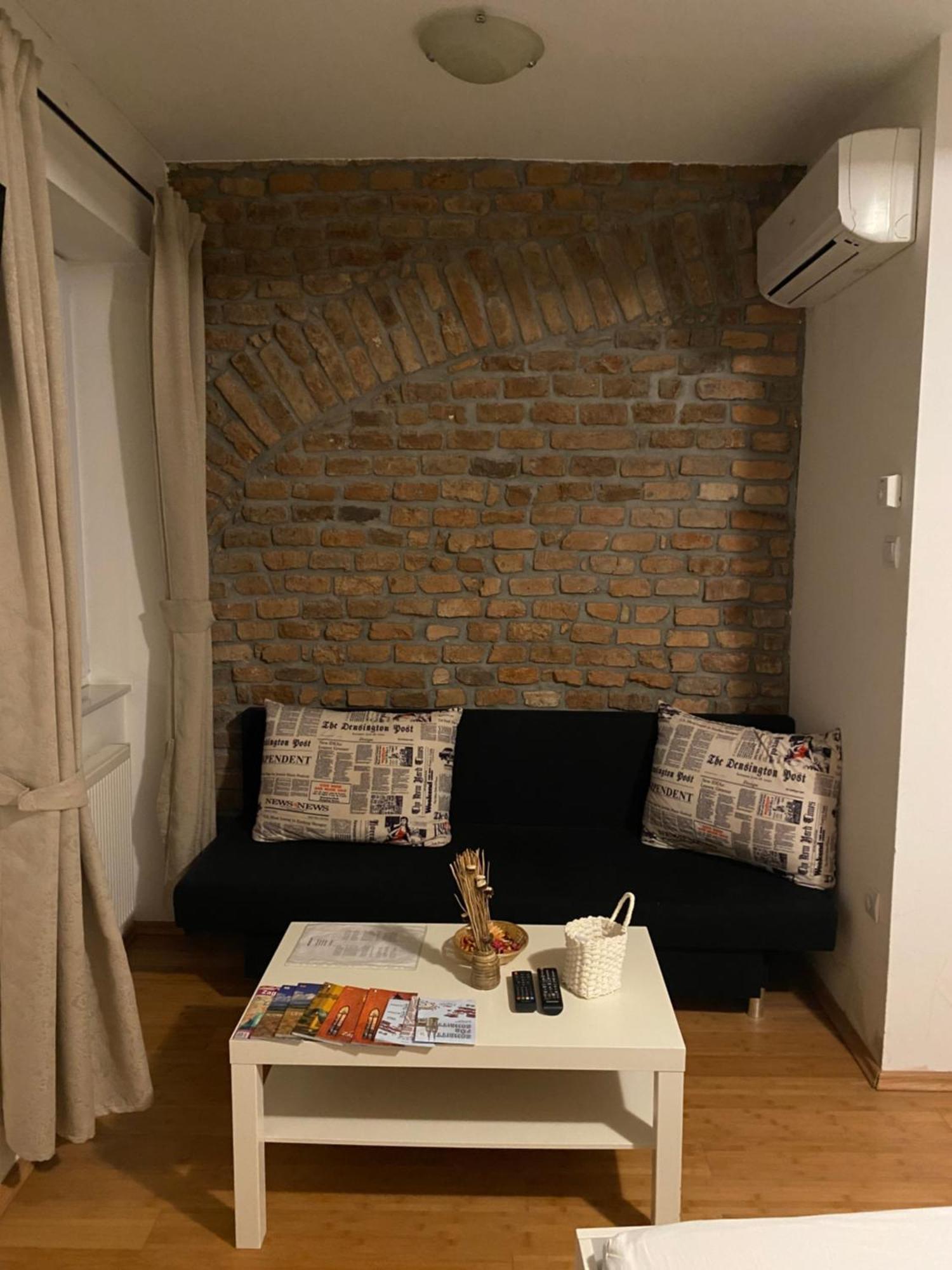 Nokturno Apartment *